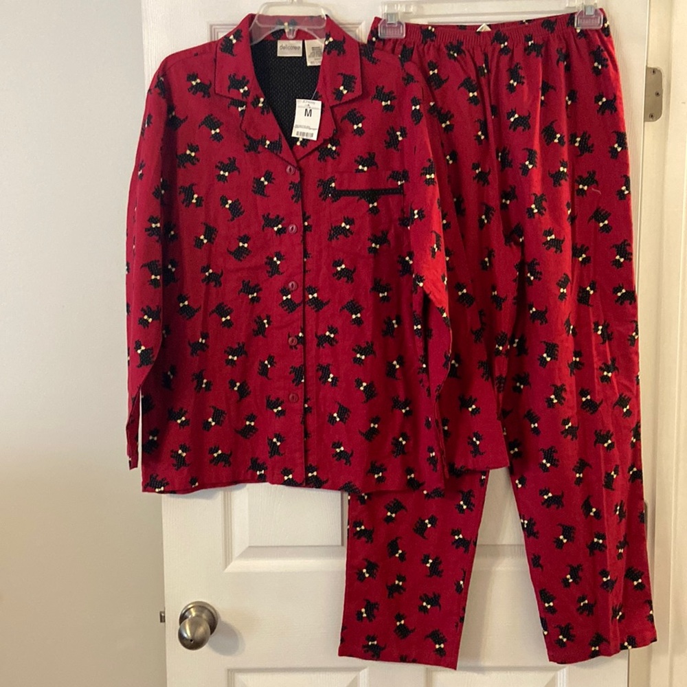 Pajama Set size M brand new with tag it’s so cute with little 🐕 100% cotton
